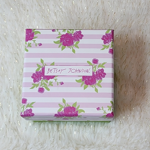 SPRING SALE! Betsey Johnson Cupcake Stud Earrings - Picture 4 of 4